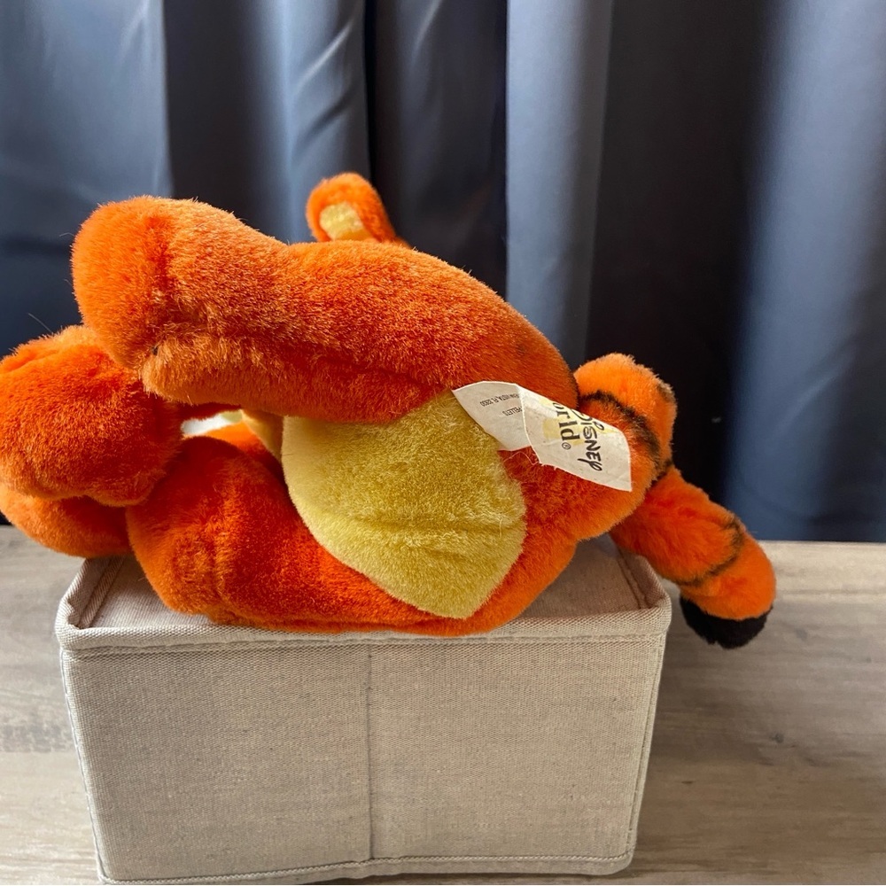 Walt Disney World Vintage Sitting Tigger Plush Stuffed Animal‎ Toy 8 inch - Picture 7 of 8